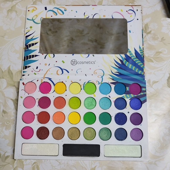 6 Colorful Palettes, BH Cosmetics, NYX, & more - Picture 11 of 16